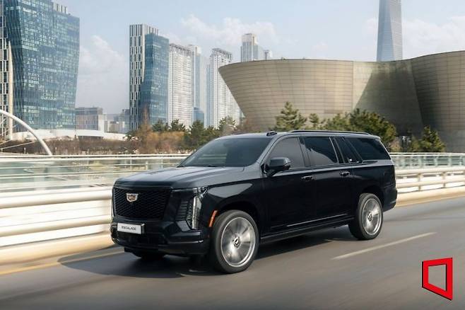 '2026 더 뉴 에스컬레이드 ESV'. 캐딜락