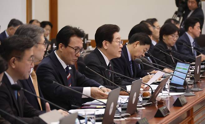 이재명 대통령이 24일 서울 청와대 본관 세종실에서 열린 제6회 국무회의에서 모두발언하고 있다. 2026.02.24. 청와대사진기자단