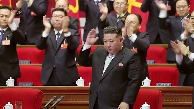 김정은 북한 국무위원장이 지난 22일 평양에서 열린 조선노동당 제9차 대회에서 노동당 최고 직책인 총비서로 재추대됐다고 조선중앙TV가 보도했다. 조선중앙TV 뉴시스
