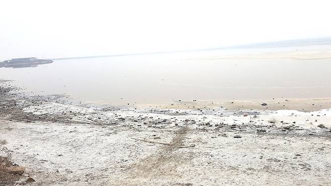 중국 산서성 운성에 있는 호수인 해지. 유명한 소금 산지다. [사진 김정탁]