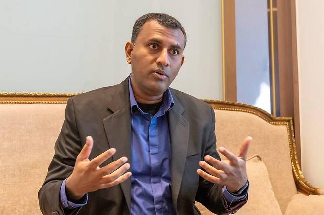 샤론 크루스 컴패션 아시아 부대표가 24일 경기 성남 가천컨벤션센터에서 캄보디아 등 아시아 지역에서 펼쳐온 지난 사역에 관해 이야기하고 있다. 한국컴패션 제공