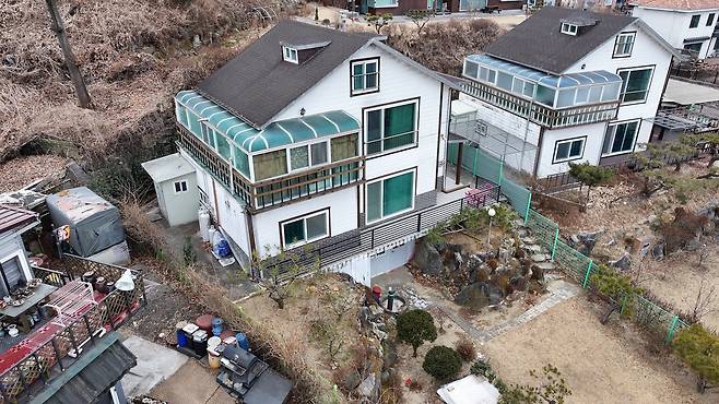 경기도 양평군 강상면 교평리에 위치한 한 전원주택이 오는 3월 4일 최저가 2억원대에 매각을 진행할 예정이다.  [헤럴드 DB]