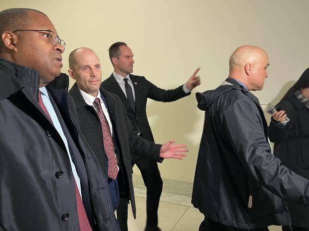 해롤드 로저스(가운데) 쿠팡 한국법인 임시대표가 23일(현지 시간) 미 워싱턴DC 연방의회에서 하원 법사위 증언을 위해 출석하고 있다. 이태규 특파원