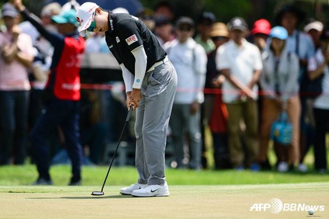 퍼팅을 하는 김효주. /AFPBBNews=뉴스1