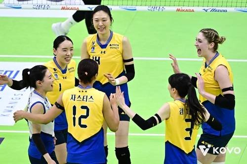 득점 후 기뻐하는 현대건설 선수들 [한국배구연맹 제공. 재판매 및 DB 금지]