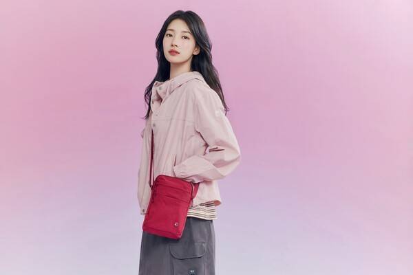 K2가 전속모델 수지와 함께한 2026년 봄·여름(SS) 시즌 아웃도어 화보를 공개했다.(K2, 수지와 함께한 2026 봄·여름 시즌 아웃도어 화보 공개). /사진=K2