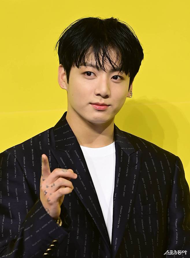 방탄소년단(BTS) 멤버 정국. 그의 자택에 무단 침입을 시도한 50대 일본인 여성이 주거침입미수 및 스토킹처벌법 위반 혐의로 입건돼 경찰 수사를 받고 있다. 스포츠동아 DB