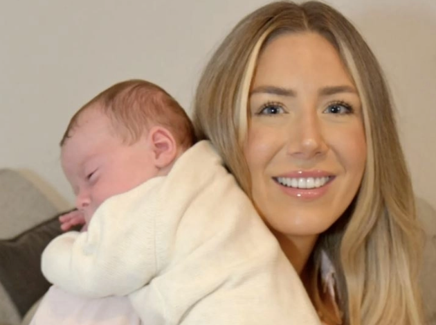 그레이스 벨과 아기. 사진-엑스