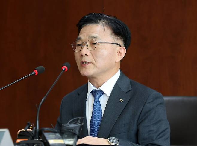 박상진 산업은행 회장이 25일 오후 서울 영등포구 산은 본점에서 열린 기자 간담회에서 발언하고 있다.뉴시스