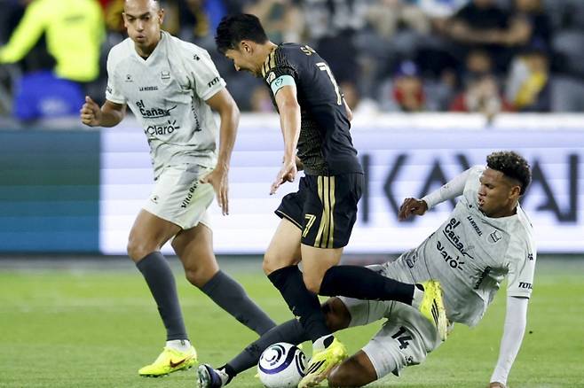 드리블하는 손흥민. 연합뉴스