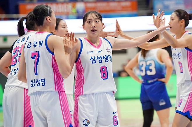 삼성생명 이주연(8번)은 햄스트링 부상에서 돌아온 이후 에너지 레벨을 높여 팀 상승세에 힘을 보태고 있다. 사진제공|WKBL