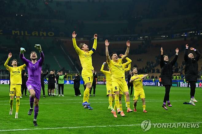 UCL 16강 진출을 기뻐하는 보되/글림트 선수들 [AFP=연합뉴스]