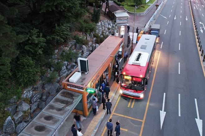 안성시는 누구나 편하게 이동 가능한 교통 체계를 갖췄다. 사진은 지난 2023년 6월 4401번 광역버스 개통식 장면. 사진=안성시청