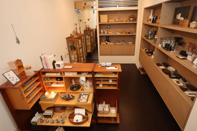 '에케' 이효진 대표가 운영 중인 리빙 편집숍 '에크루' 내부 전경. 이재찬 기자 chan@