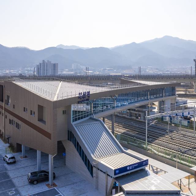 오는 27일 개통식을 가지는 대구권 광역철도 북삼신설역 전경. 칠곡군 제공