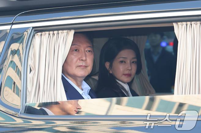 윤석열 전 대통령과 김건희 여사. (공동취재) 2025.4.11 ⓒ 뉴스1 김성진 기자