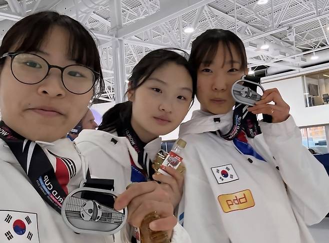 여자 쇼트트랙 10대 3총사. 왼쪽부터 김민지, 오송미, 강민지.  사진 | 김민지 SNS