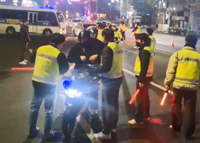 경찰청은 삼일절을 앞두고 26일부터 3월1일까지 이륜차 폭주 행위 집중단속을 실시한다고 밝혔다./경찰청