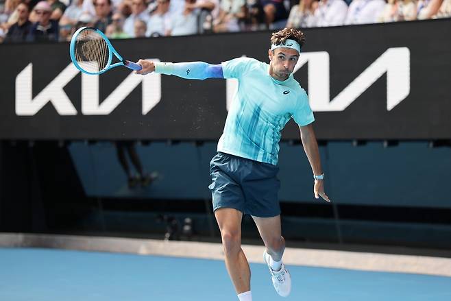 2026 호주오픈에서 원핸드 백핸드를 구사하는 로렌조 무제티