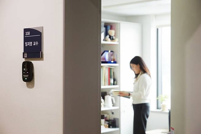 서울 신촌 연세대 음대 내 임지영 교수의 연구실. @arte. Photo by 문덕관