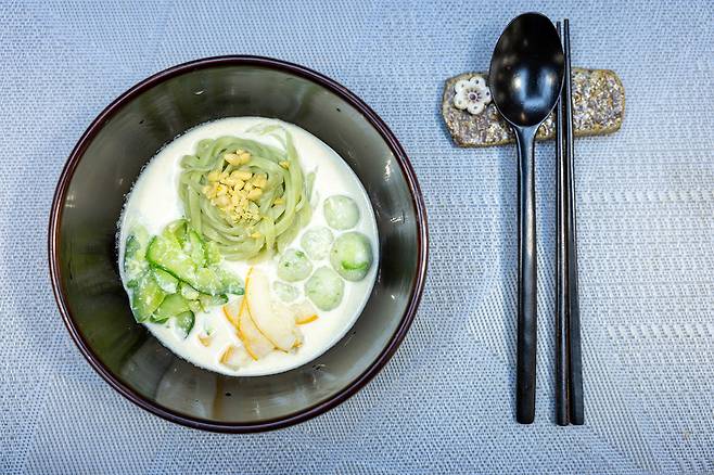 선재스님이 만든 잣국수. 한국불교문화사업단 제공