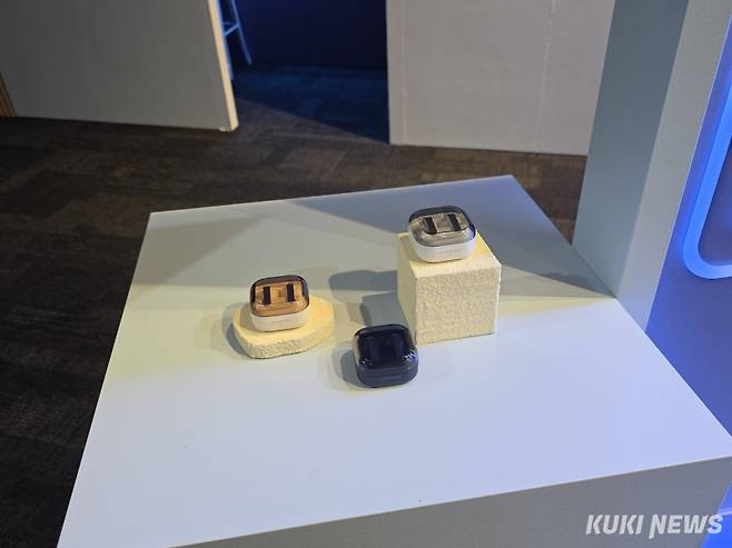 삼성전자는 25일(현지시간) 미국 샌프란시스코에 미국 샌프란시스코에 위치한 팰리스 오브 파인 아트에서 ‘갤럭시 언팩 2026’ 행사를 개최하고 ‘갤럭시 버즈4 프로’와 ‘갤럭시 버즈4’ 2종을 공개했다. 정우진 기자