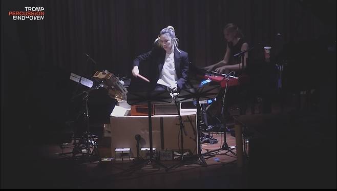 공성연이 지난 2024년 TROMP 타악기 국제 콩쿠르 결선 무대에서 위촉곡인 ‘박스 오피스’를 연주하는 모습.   (c)공성연