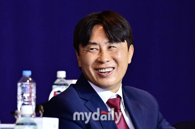 FC 서울 김기동 감독이 25일 서울 서대문구 스위스 그랜드 호텔에서 진행된 하나은행 2026 K리그 개막 미디어데이에 참석했다./한혁승 기자
