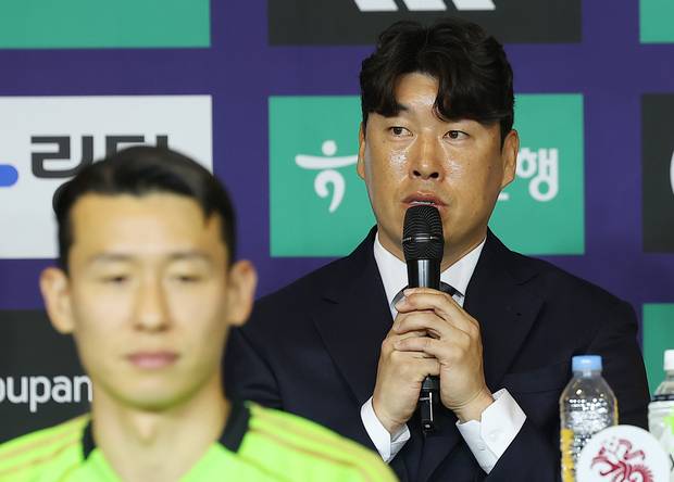 이정규 광주FC 감독이 25일 서울 서대문구 스위스 그랜드호텔 컨벤션센터에서 열린 ‘하나은행 K리그 2026 개막 미디어데이’에서 시즌 목표를 전하고 있다. 연합뉴스