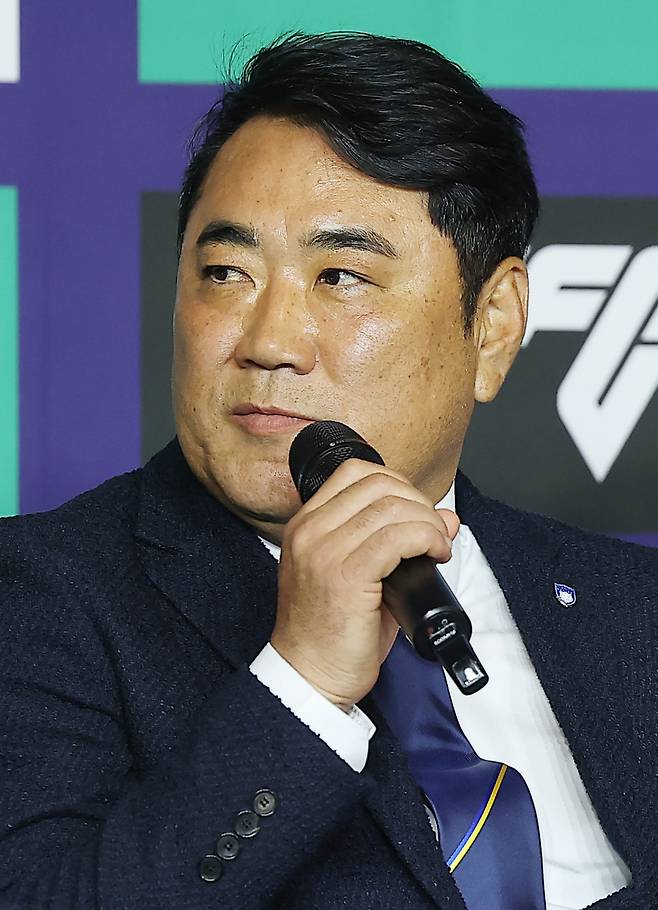 울산HD 김현석 감독이 K리그1 2026 개막 미디어데이에서 출사표를 밝히고 있다. 연합뉴스