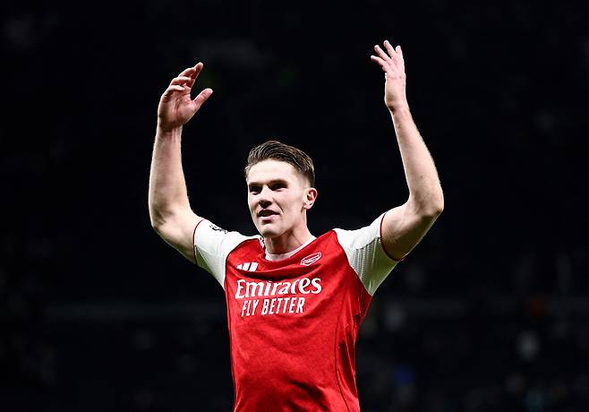 아스널 빅토르 요케레스가 23일 토트넘전에서 골을 넣은 뒤 세리머니하고 있다. 로이터연합뉴스