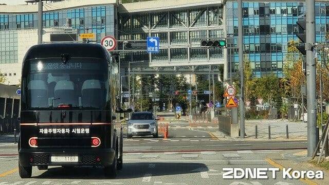 세종특별자치시에서 시범운행하고 있는 자율주행자동차.