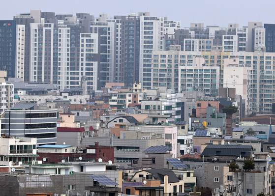 서울 시내의 빌라와 아파트 단지 모습. 뉴스1