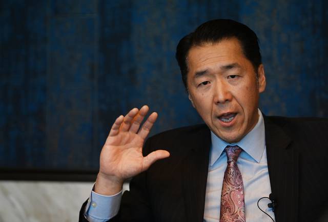 지난 25일 서울 영등포구의 한 호텔에서 세계평화통일가정연합(통일교)의 창시자이자 초대 교주인 고 문선명 총재의 3남 문현진 글로벌피스재단(GPF) 세계의장이 통일교의 정관계 금품로비 의혹에 대한 자신의 입장과 민간 주도 통일의 필요성에 대해 설명하고 있다. 박윤슬 기자