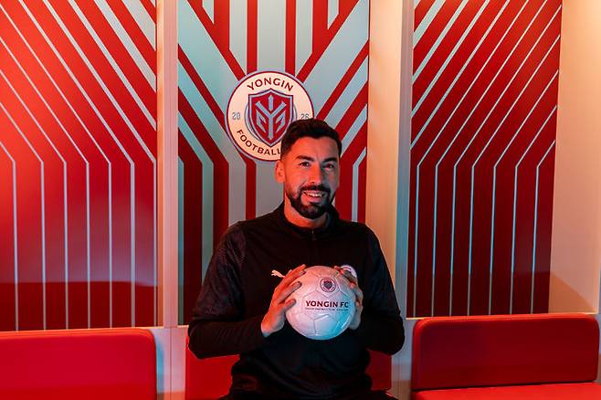 [서울=뉴시스] 프로축구 K리그2 참가 앞둔 용인FC, 포르투갈 출신 외국인 골키퍼 노보 영입. (사진=용인FC 제공) *재판매 및 DB 금지