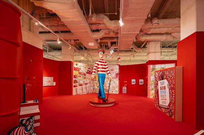 ‘월리를 찾아라, 신기한 책 속 여행’ 전시 전경