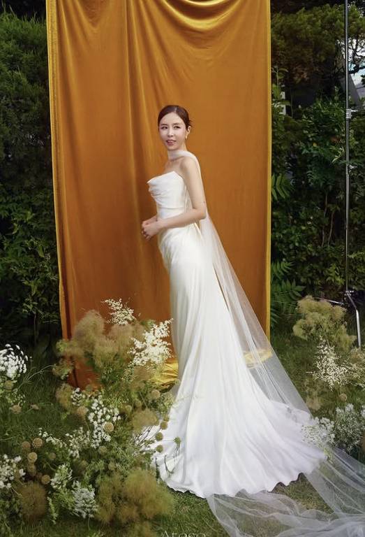 ▲ 신지 웨딩 사진. 출처| 신지 인스타그램