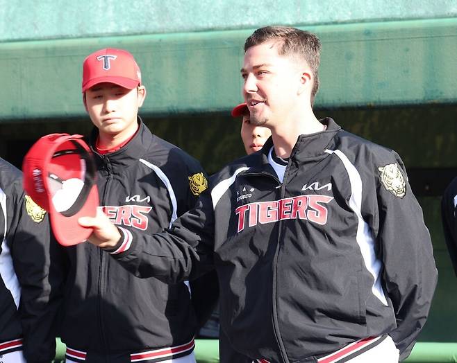 ▲ 데일은 일본 2군에서 뛰며 수비력은 인정을 받고 있으며, 충분히 유격수 몫을 해낼 수 있는 수비력을 갖추고 있다는 평가다 ⓒKIA타이거즈