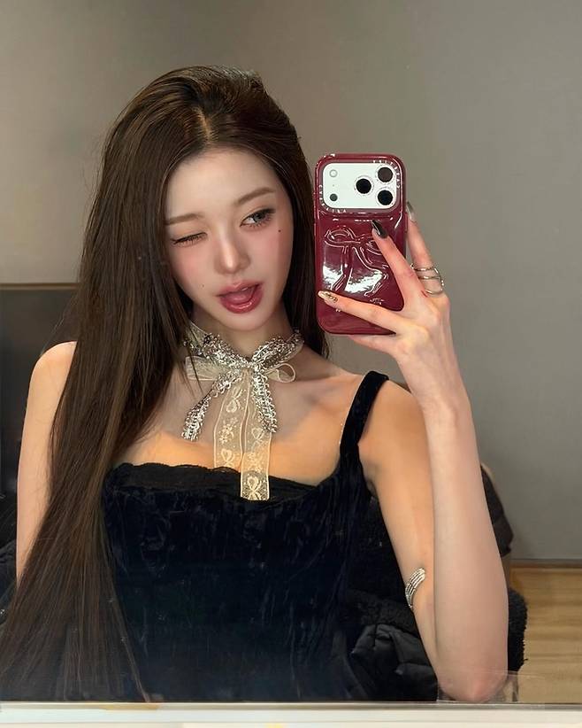 사진ㅣ장원영 SNS