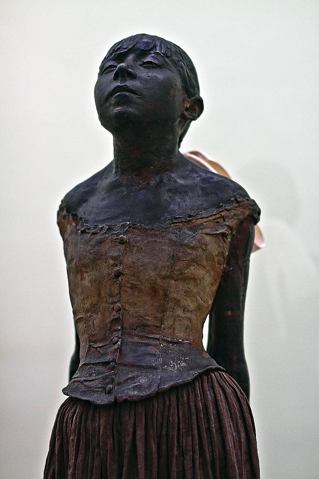 에드가 드가, 열네 살의 어린 무희, 보에이만스 판 뷔닝언 박물관 [Artshooter - Kleine Danseres, 위키미디어, CC BY-SA 2.0]