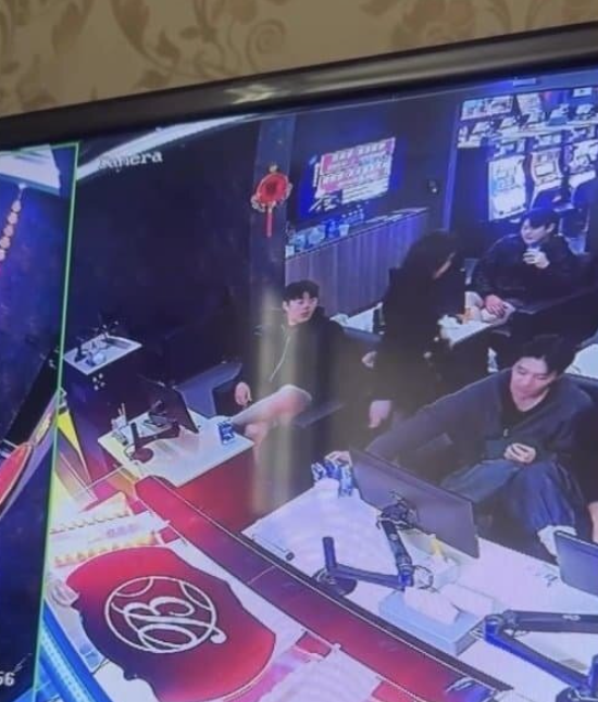 ▲ KBO가 롯데 자이언츠 고승민, 나승엽, 김동혁, 김세민의 상벌위원회를 개최하고, 지난해부터 3회에 걸쳐 대만 사행성 오락실을 방문한 김동혁에게 50경기, 나승엽과 김동혁, 김세민에게는 각각 30경기 출장정지 징계를 부과했다. 다만 롯데는 선수들에게 구단 자체 징계를 하지 않기로 했다. ⓒ온라인 커뮤니티