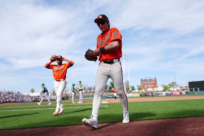 ▲ 토니 바이텔로 신임 감독과 면담을 통해 올 시즌 활약에 대한 의지를 다진 이정후 ⓒ연합뉴스/AP