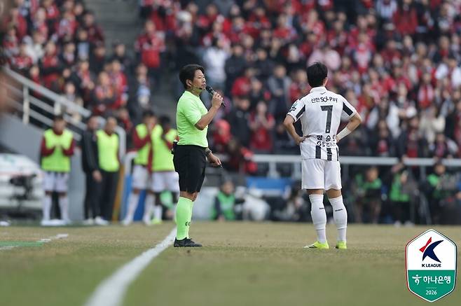 ▲ FC서울이&nbsp;28일 오후 2시 인천축구전용경기장에서 펼쳐진&nbsp;'하나은행 K리그1 2026' 개막전에서 인천 유나이티드를 2-1로 격파했다. 2024년 7월 이후 무려 581일 만에 펼쳐진 '경인더비'에서 승리하며 시즌 마수걸이 승리를 신고했다. 이날 승리로 서울은 상대 전적에서 12승 8무 11패로 우위를 점하게 됐다.&nbsp;ⓒ한국프로축구연맹