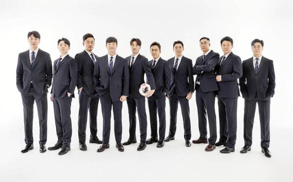 K리그 2026, 중계 그래픽 전면 교체! AI 트래킹·특수 카메라 도입 예고...사진은 중계방송 캐스터와 해설위원.(자료제공=한국프로축구연맹)