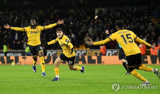 골 넣고 기뻐하는 울버햄프턴 선수들 [로이터=연합뉴스]