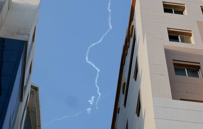 미국과 이스라엘이 28일(현지시간) 이란을 전격적으로 공습했다. 아야톨라 알리 하메네이 이란 최고지도자의 사망 여부는 아직 확인되지 않았다.  /EPA연합뉴스