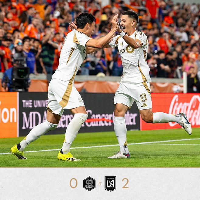 [서울=뉴시스] 미국 프로축구 메이저리그사커(MLS) 로스앤젤레스FC(LAFC) 공격수 손흥민과 미드필더 마크 델가도. (사진=LAFC SNS 캡처) 2026.03.01. photo@newsis.com  *재판매 및 DB 금지