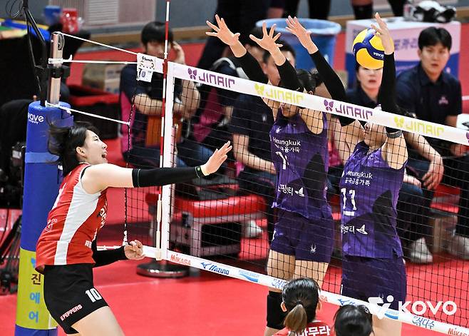 [서울=뉴시스] 여자 프로배구 페퍼저축은행과 흥국생명의 경기. 2026.03.01. *재판매 및 DB 금지