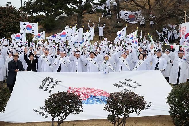 1일 오전 제주시 조천읍 미밋동산에서 진행된 '조천만세대행진' [제주도 제공. 재판매 및 DB 금지]
