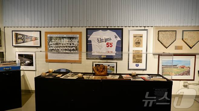 과거 레전드 선수들의 소장품이 전시돼 있다. ⓒ 뉴스1 윤슬빈 관광전문기자